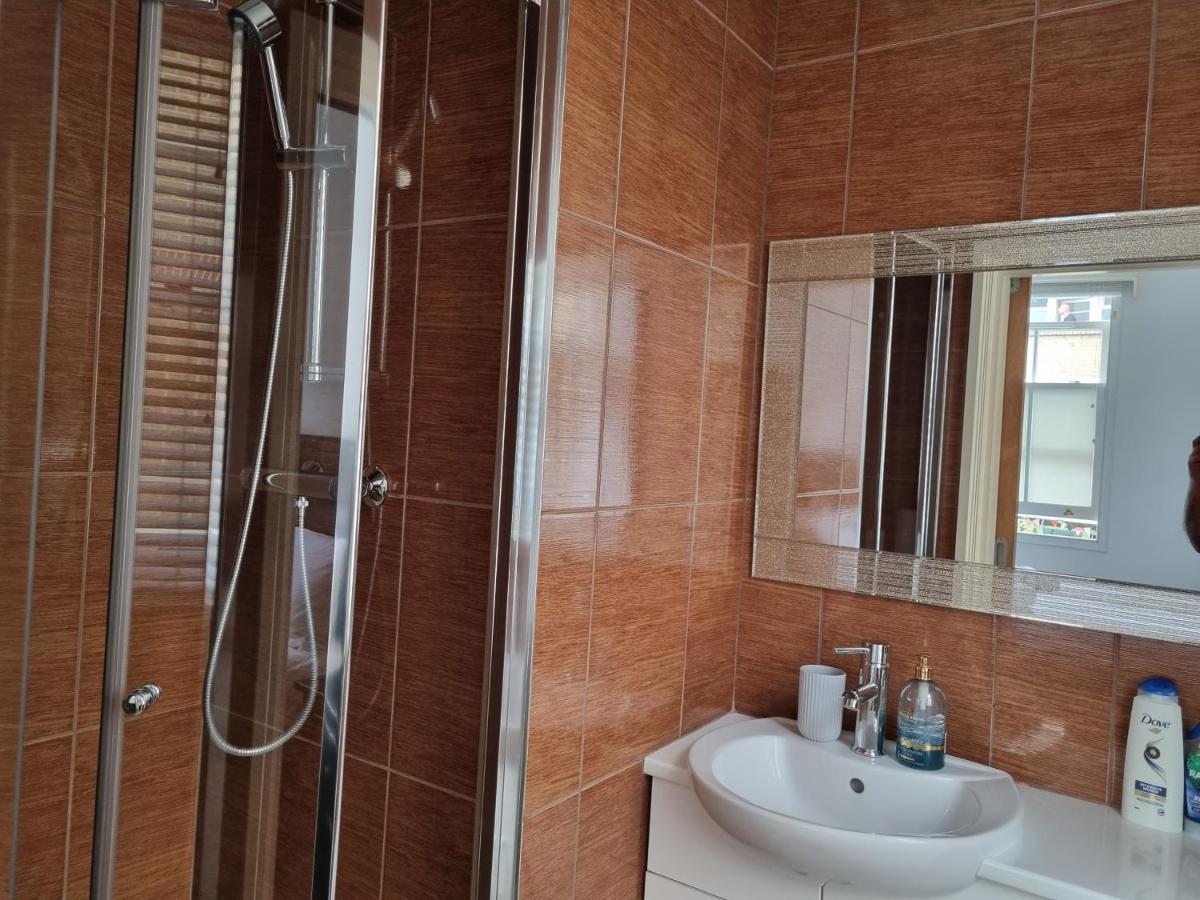 Stunning 2 Bed/2 Bath Flat In Waterloo, Londonアパートメント エクステリア 写真